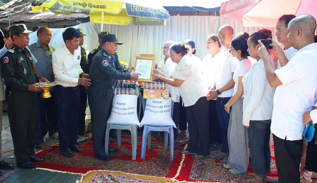 អ.ន.ក. ខេត្តកំពង់ធំ ចុះប្រគល់ថវិកាបេឡាមរណសង្គ្រោះជូនគ្រួសារសពជាសមាជិក - Image 4