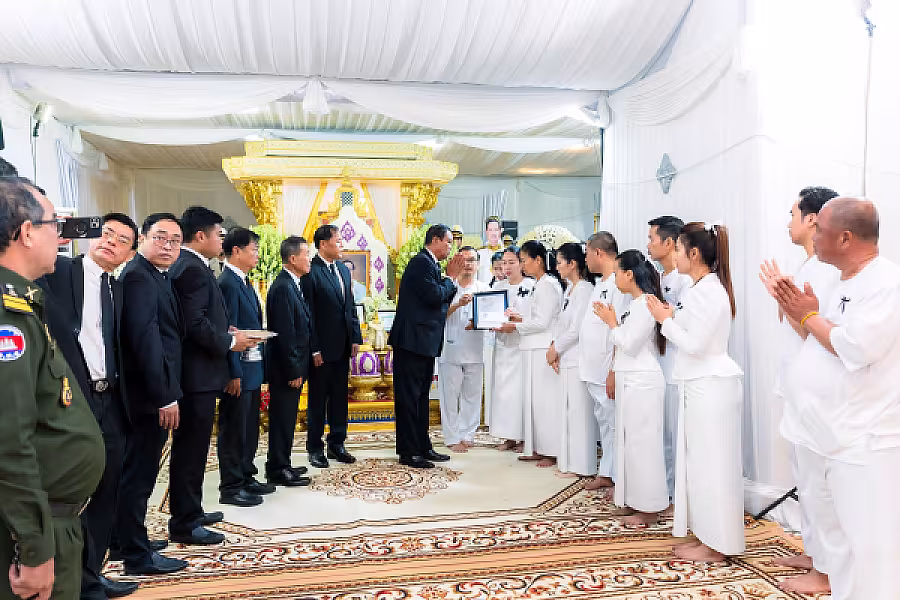 ឯកឧត្តម ទេសរដ្ឋមន្រ្តី គន់ គីម អញ្ជើញដឹកនាំគណៈប្រតិភូគោរពវិញ្ញាណក្ខន្ធសព ឯកឧត្តម ទឹម ផន   - Image 11