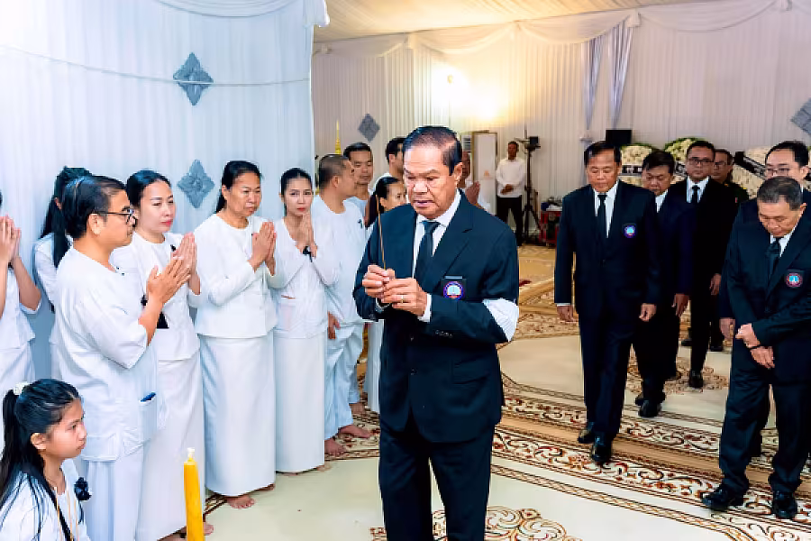 ឯកឧត្តម ទេសរដ្ឋមន្រ្តី គន់ គីម អញ្ជើញដឹកនាំគណៈប្រតិភូគោរពវិញ្ញាណក្ខន្ធសព ឯកឧត្តម ទឹម ផន   - Image 7