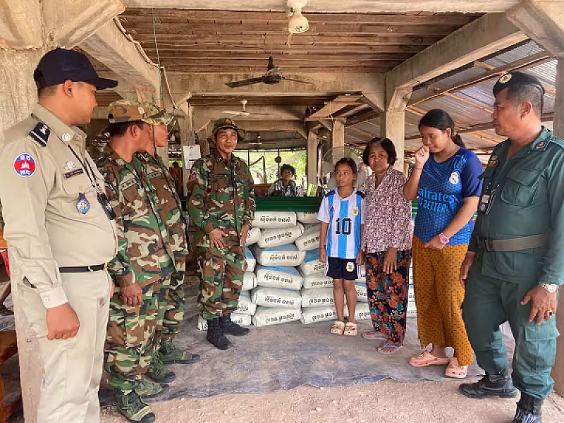 អ.ន.ក. ខេត្តកំពង់ឆ្នាំង នាំយកអំណោយសម្តេចបវរធិបតី ហ៊ុន ម៉ាណែត ជូនគ្រួសារវីរៈកងទ័ព និងរដ្ឋបាលស្រុកជលគិរី 