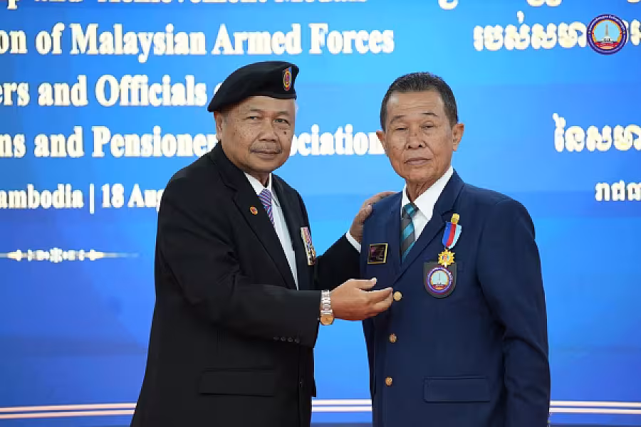ឯកឧត្តម គន់ គីម ទទួលគ្រឿងឥស្សរិយយសជាន់ខ្ពស់ពីសមាគមអតីតយុទ្ធជន ម៉ាឡេស៊ី - Image 7
