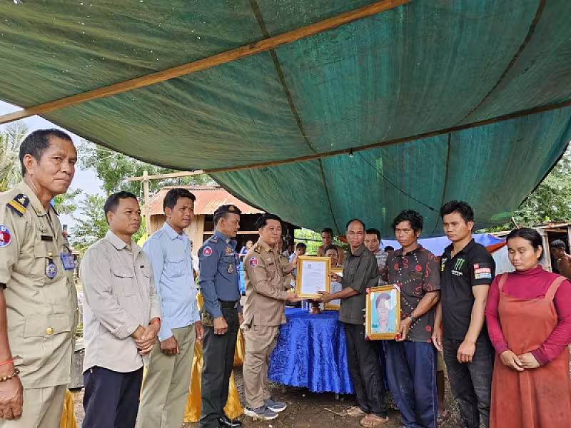 អ.ន.ក.ស្រុកតាវែង នាំយកថវិកាបេឡាមរណសង្គ្រោះជូនគ្រួសារសពជាសមាជិក - Image 2