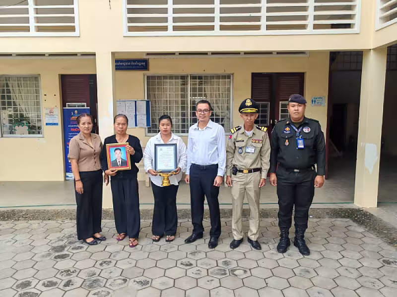 អ.ន.ក. ក្រុងបាត់ដំបង នាំយកថវិកាមរណសង្គ្រោះជូនគ្រួសារសមាជិក - Image 3