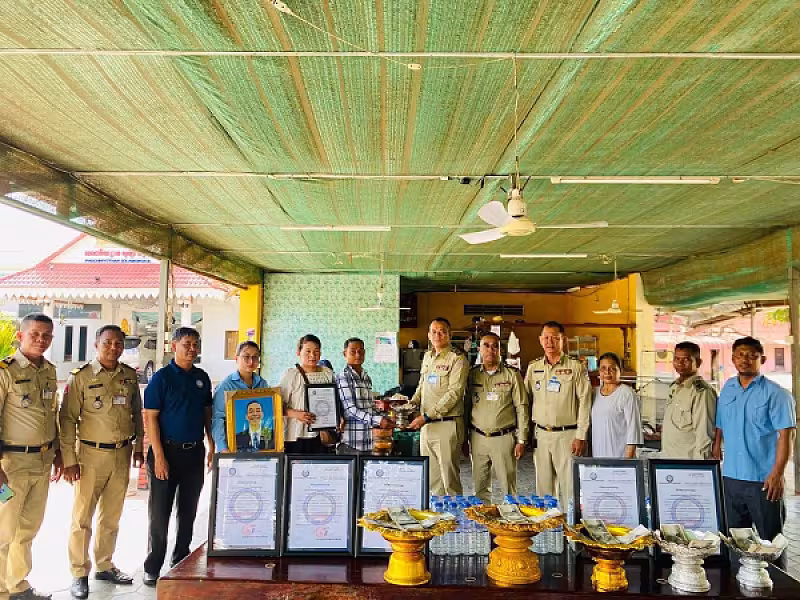 អ.ន.ក.ខេត្តសៀមរាប នាំយកថវិកាបេឡាមរណសង្គ្រោះជូនគ្រួសារសមាជិកចំនួន ៧គ្រួសារ - Image 4