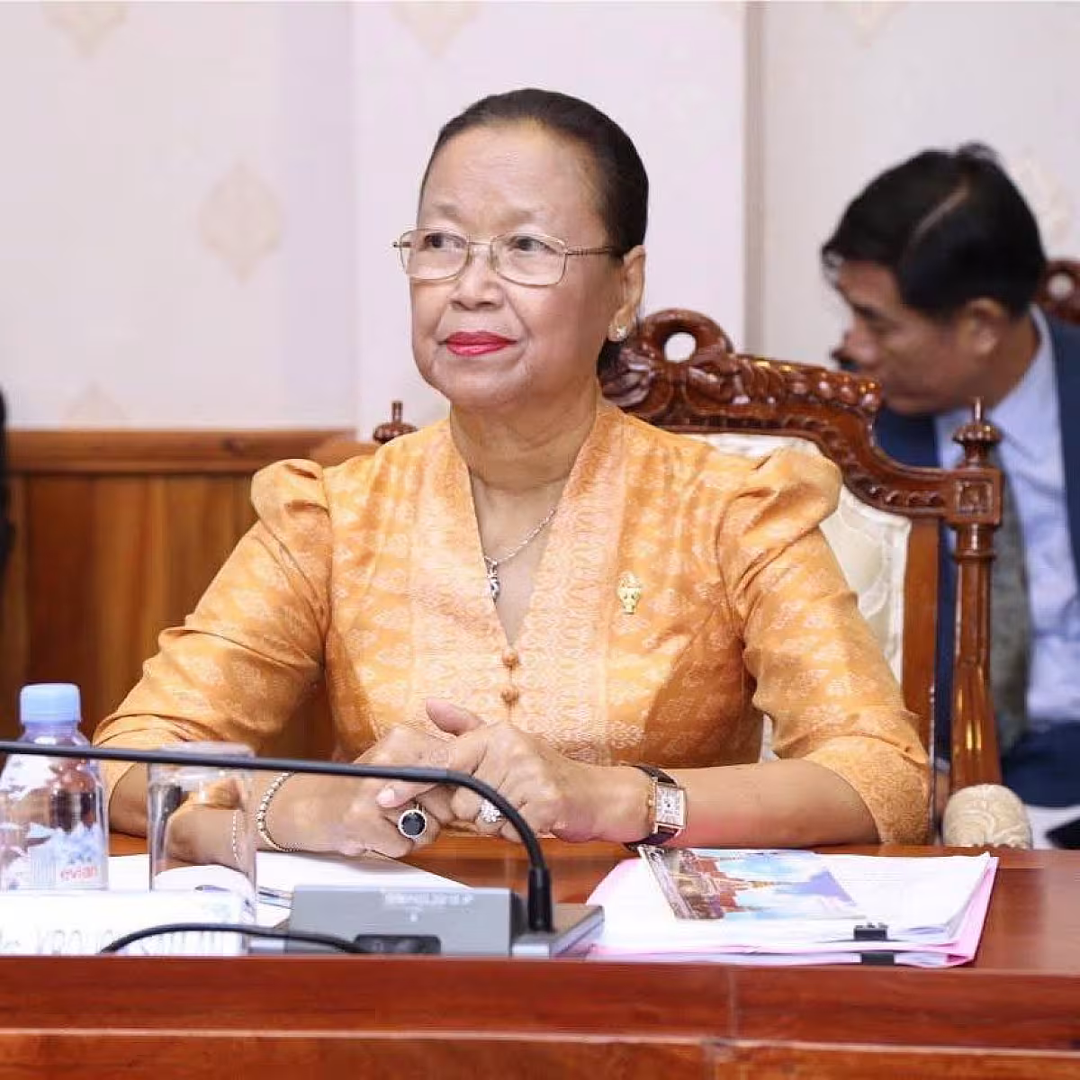 លោកជំទាវ គ្រួច សំអាន អនុប្រធានគណៈកម្មការនីតិកម្ម និងយុត្តិធម៌ នៃរដ្ឋសភា ចូលរួមថវិកាចំនួន ២លានរៀលដើម្បីរៀបចំមហាសន្និបាតវិសាមញ្ញតំណាងសមាគមអតីតយុទ្ធជនកម្ពុជា ទូទាំងប្រទេស