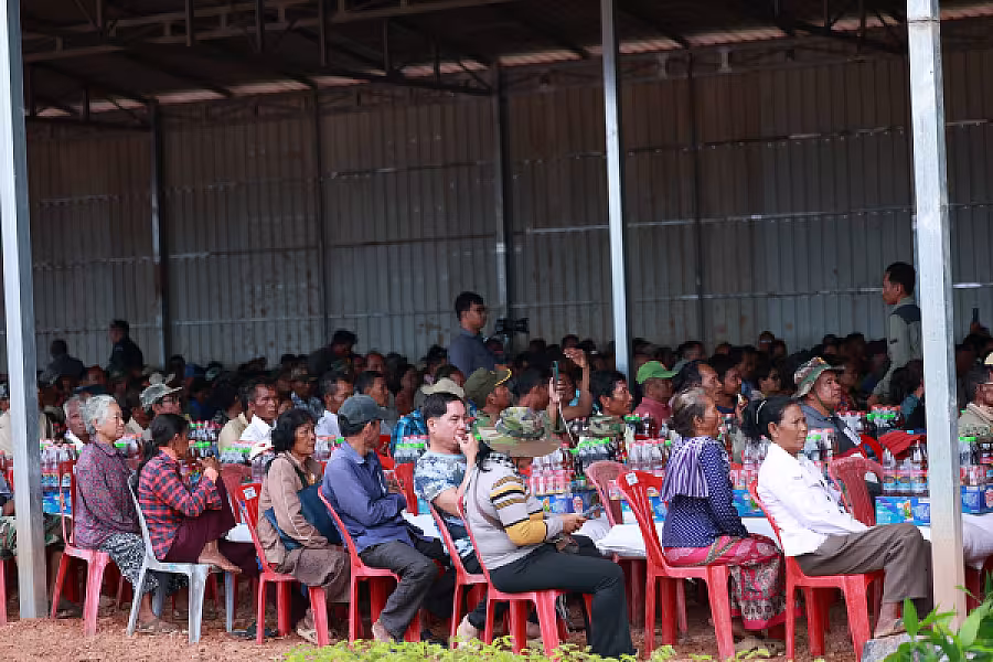 ឯកឧត្តម គន់ គីម អញ្ជើញប្រគល់ផ្ទះចំនួន ២០០ខ្នង ជាអំណោយរបស់សម្តេចតេជោ ហ៊ុន សែន ជូនអតីតយុទ្ធជន និងនិវត្តជន ក្នុងខេត្តបាត់ដំបង - Image 19