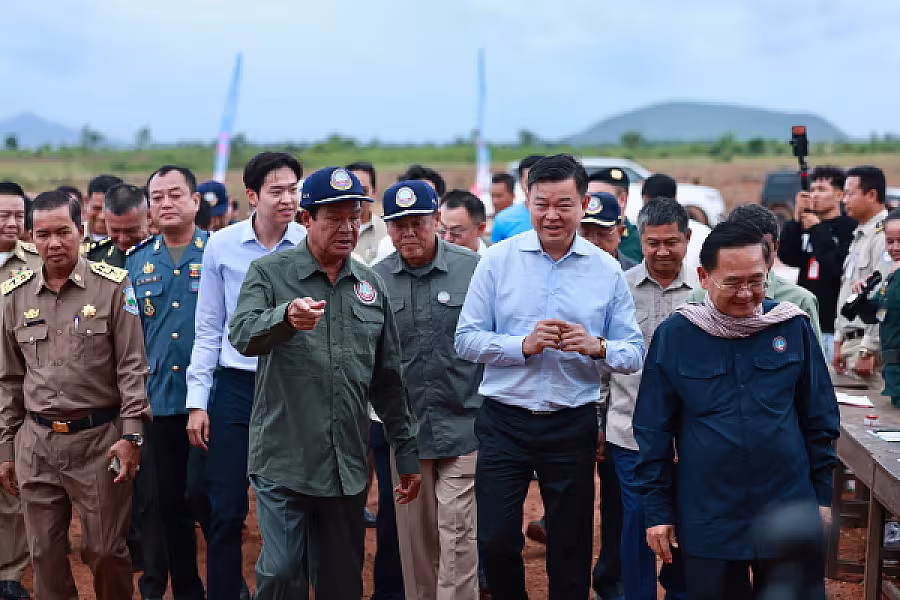ឯកឧត្តម គន់ គីម អញ្ជើញប្រគល់ផ្ទះចំនួន ២០០ខ្នង ជាអំណោយរបស់សម្តេចតេជោ ហ៊ុន សែន ជូនអតីតយុទ្ធជន និងនិវត្តជន ក្នុងខេត្តបាត់ដំបង - Image 26