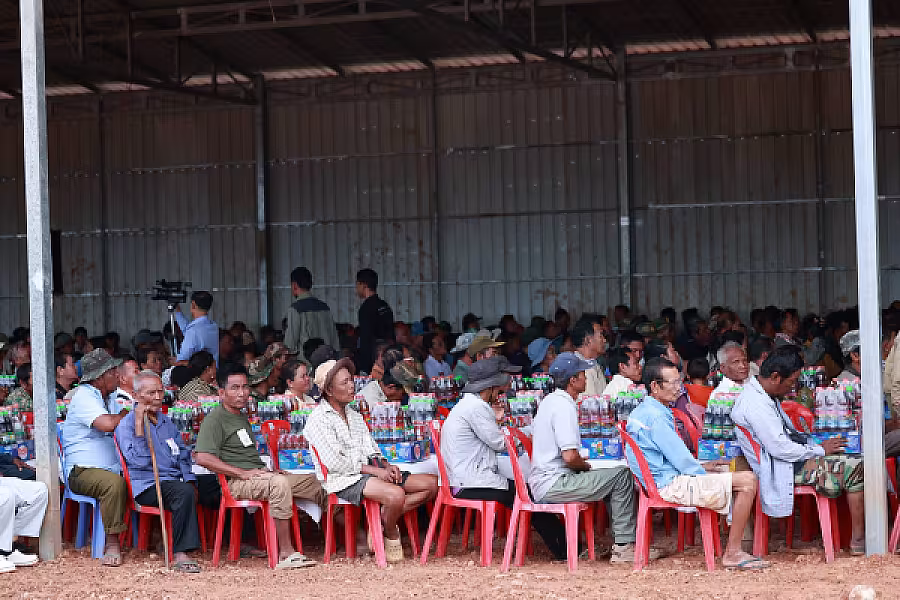 ឯកឧត្តម គន់ គីម អញ្ជើញប្រគល់ផ្ទះចំនួន ២០០ខ្នង ជាអំណោយរបស់សម្តេចតេជោ ហ៊ុន សែន ជូនអតីតយុទ្ធជន និងនិវត្តជន ក្នុងខេត្តបាត់ដំបង - Image 29