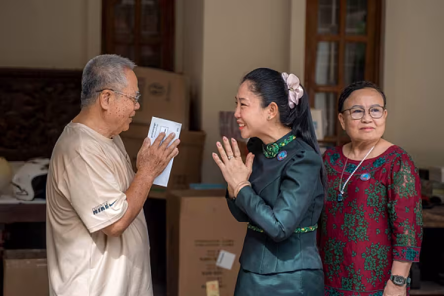 លោកជំទាវ ទុយ សិរីរតនៈ នេត្រភក្ត្រា អញ្ជើនាំយកអំណោយ និងចុះសួរសុខទុក្ខអតីតមន្ត្រីរាជការក្រសួងព័ត៌មាន ចំនួន ៣រូប - Image 6
