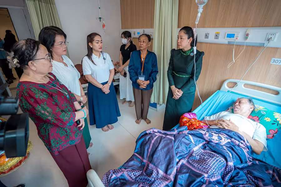 លោកជំទាវ ទុយ សិរីរតនៈ នេត្រភក្ត្រា អញ្ជើនាំយកអំណោយ និងចុះសួរសុខទុក្ខអតីតមន្ត្រីរាជការក្រសួងព័ត៌មាន ចំនួន ៣រូប - Image 13