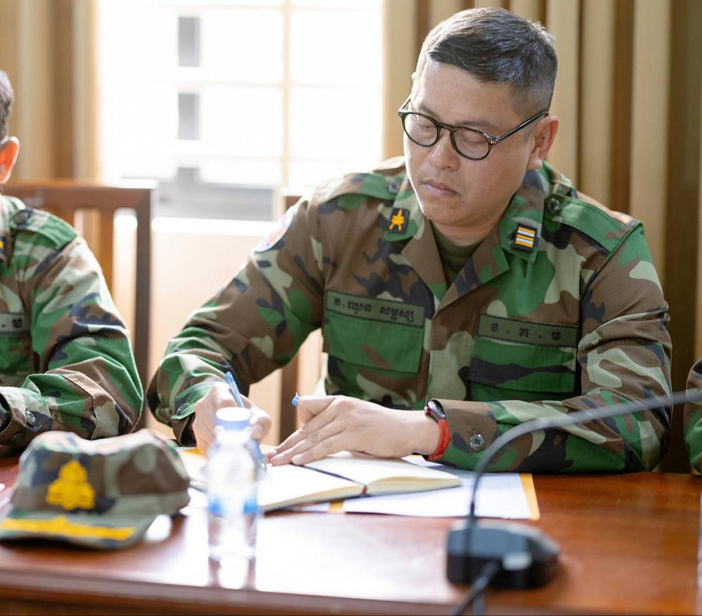 វរសេនីយ៍ទោ​ ឈុន​ សម្ផស្ស​ នាយករង​ នាយកដ្ឋានយន្តយុទ្ធ​ អគ្គនាយកដ្ឋានសម្ភារៈបច្ចេកទេស​ ក្រសួងការពារជាតិ​  ចូលរួមថវិកាចំនួន ៦០មុឺនរៀល ដើម្បីរៀបចំមហាសន្និបាតវិសាមញ្ញតំណាងសមាគមអតីតយុទ្ធជនកម្ពុជា ទូទាំងប្រទេស