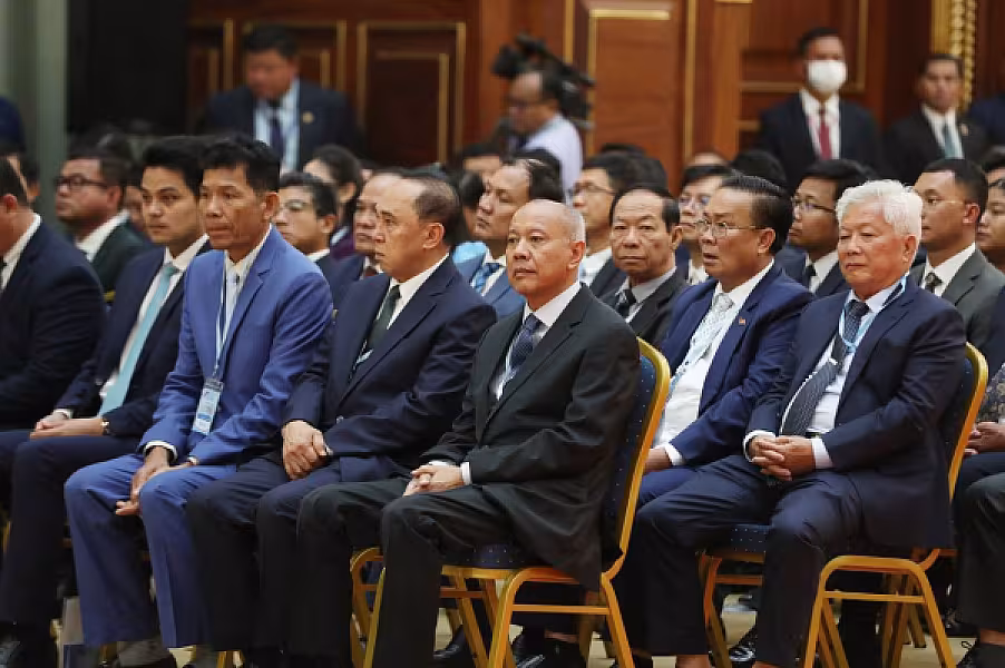 ព្រះករុណាជាអម្ចាស់ជីវិតលើត្បូង យាងជាព្រះរាជាធិបតី ព្រះរាជពិធីសម្ពោធ វិមានសាមគ្គីភាពនៃព្រឹទ្ធសភា - Image 19