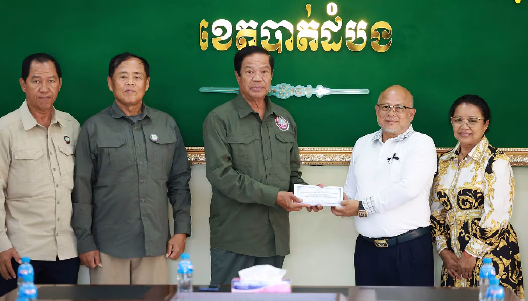 ឯកឧត្តម គន់ គីម អញ្ជើញទទួលថវិកាឧបត្ថម្ភពីអណិកជនរស់នៅសហរដ្ឋអាមេរិក ដើម្បីសាងសង់ផ្ទះជូនអតីតយុទ្ធជន និងនិវត្តជន
