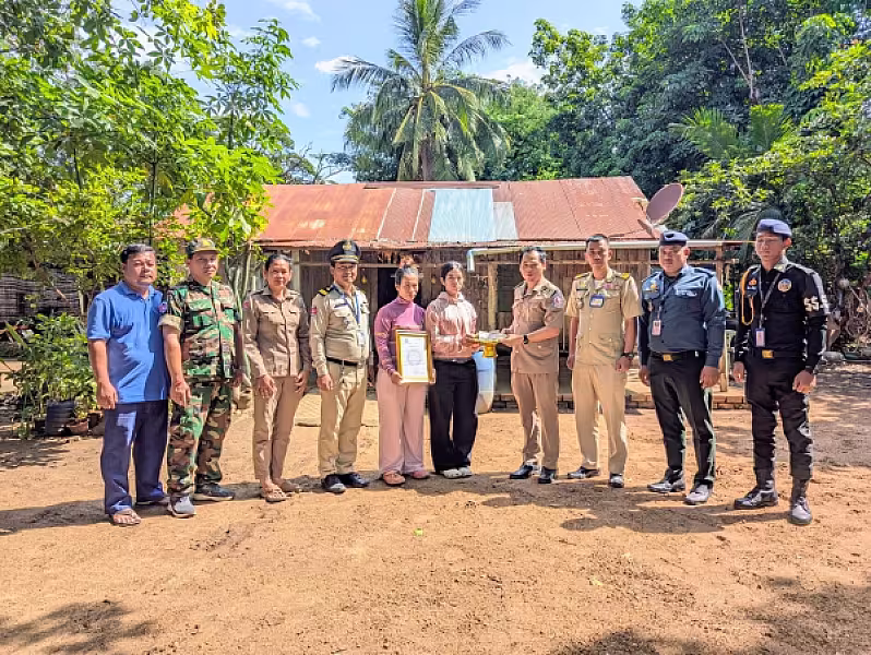 អ.ន.ក.ខេត្តត្បូងឃ្មុំ នាំយកថវិកាបេឡាមរណសង្គ្រោះជូនគ្រួសារសពសមាជិកចំនួន ៥គ្រួសារ  - Image 2