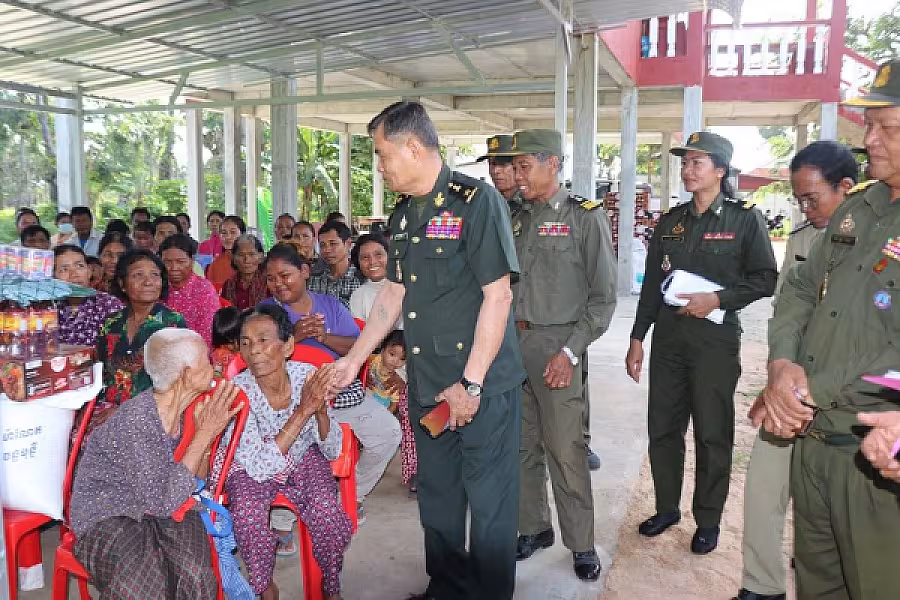 អ.ន.ក. ខេត្តកំពង់ឆ្នាំង នាំយកអំណោយសម្តេចបវរធិបតី ហ៊ុន ម៉ាណែត ជូនគ្រួសារពិការ ទីទ័លក្រ ចំនួន ៤០គ្រួសារ - Image 4