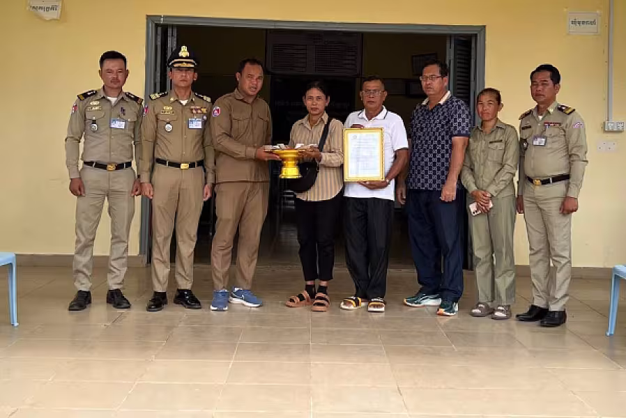 អ.ន.ក. ស្រុករុក្ខគីរី ចុះប្រគល់ថវិកាបេឡាមរណសង្គ្រោះជូនគ្រួសារសពជាសមាជិក