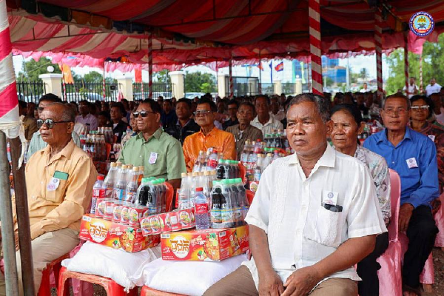 ឯកឧត្តមកិត្តិសង្គហបណ្ឌិត គន់ គីម ទេសរដ្ឋមន្រ្តី អនុប្រធាន និងជាអគ្គលេខាធិការសមាគមអតីតយុទ្ធជនកម្ពុជា នាថ្ងៃទី១៩ ខែកក្កដា ឆ្នាំ២០២៥ អញ្ជើញក្នុងពិធីអបអរសាទរ ទិវាសមាគមអតីតយុទ្ធជនកម្ពុជា លើកទី១៨ - Image 4