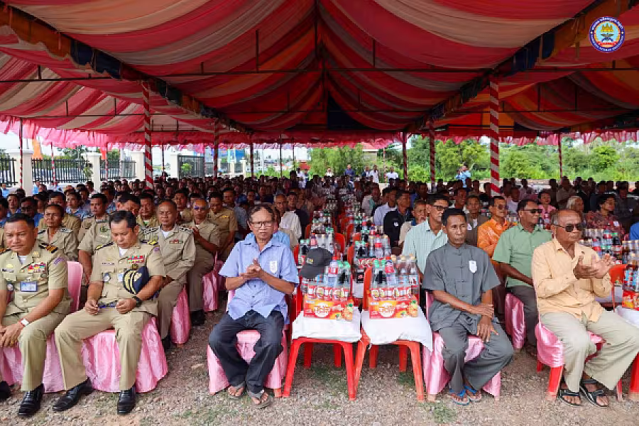 ឯកឧត្តមកិត្តិសង្គហបណ្ឌិត គន់ គីម ទេសរដ្ឋមន្រ្តី អនុប្រធាន និងជាអគ្គលេខាធិការសមាគមអតីតយុទ្ធជនកម្ពុជា នាថ្ងៃទី១៩ ខែកក្កដា ឆ្នាំ២០២៥ អញ្ជើញក្នុងពិធីអបអរសាទរ ទិវាសមាគមអតីតយុទ្ធជនកម្ពុជា លើកទី១៨ - Image 5