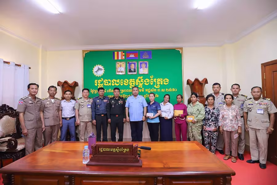 ឯកឧត្តម សរ សុពុត្រា អញ្ជើញជាអធិបតីក្នុងពិធីប្រគល់ប្រាក់គោលនយោបាយរបបសន្តិសុខសង្គមជូនគ្រួសារសពសមាជិកចំនួន ៧គ្រួសារ - Image 8