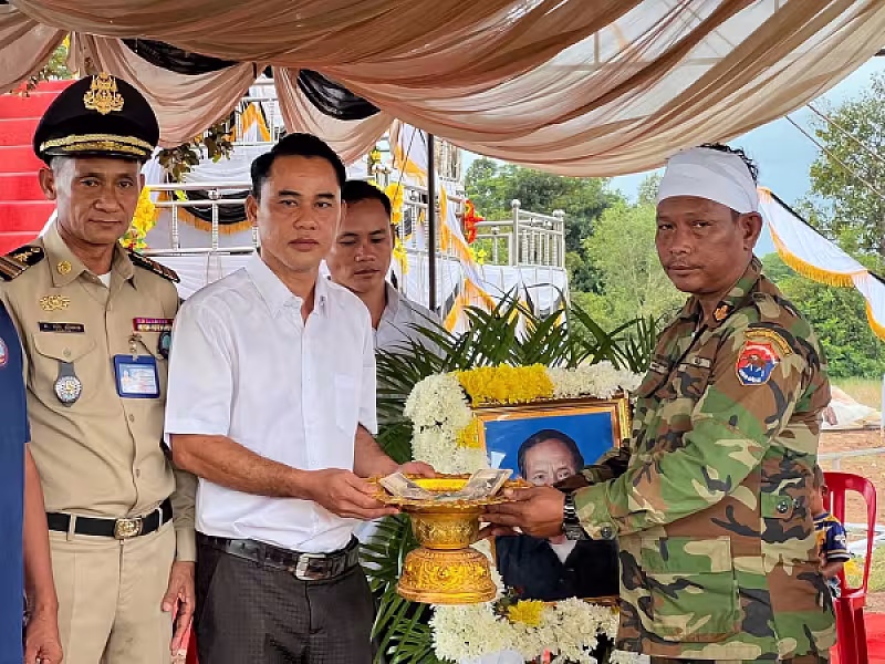 អ.ន.ក.ស្រុកប្រាសាទបាគង ចុះប្រគល់ថវិកាបេឡាមរណសង្គ្រោះជូនគ្រួសារសពជាសមាជិក - Image 2