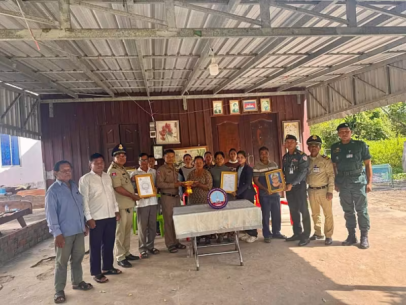 អ.ន.ក.ស្រុកបន្ទាយស្រី ចុះប្រគល់ថវិកាបេឡាមរណសង្គ្រោះជូនគ្រួសារសពជាសមាជិក - Image 2