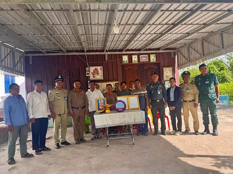 អ.ន.ក.ស្រុកបន្ទាយស្រី ចុះប្រគល់ថវិកាបេឡាមរណសង្គ្រោះជូនគ្រួសារសពជាសមាជិក - Image 3