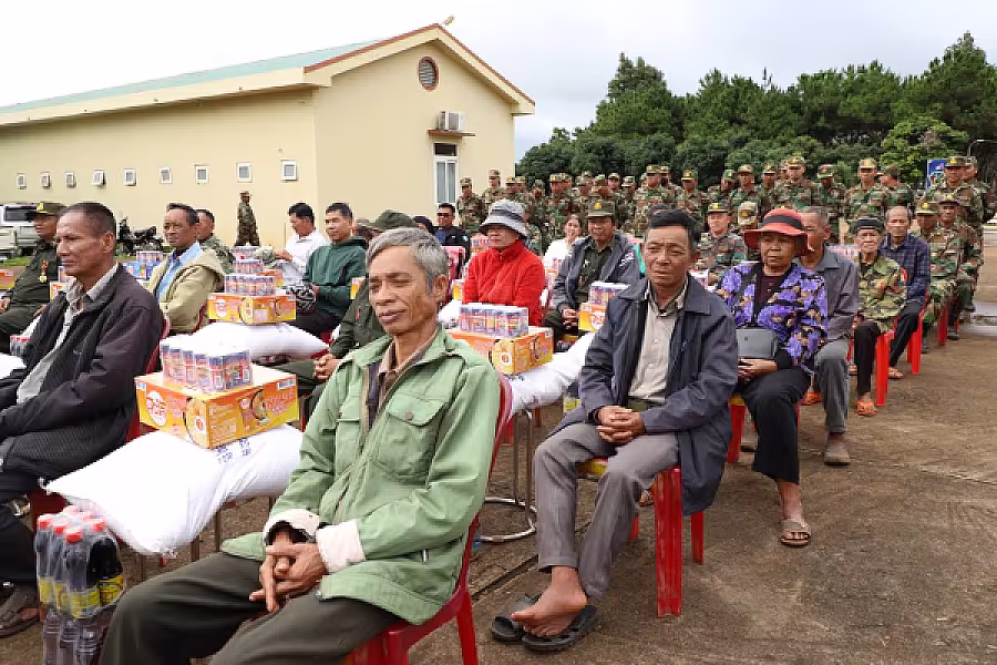 អតីតយុទ្ធជន និងគ្រួសារកងទ័ព ក្នុងខេត្តមណ្ឌលគិរី ទទួលបានអំណោយពីសម្តេចធិបតី ហ៊ុន ម៉ាណែត  - Image 4