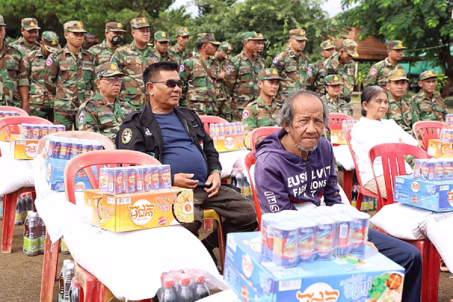 អតីតយុទ្ធជន និងគ្រួសារកងទ័ព ក្នុងខេត្តមណ្ឌលគិរី ទទួលបានអំណោយពីសម្តេចធិបតី ហ៊ុន ម៉ាណែត  - Image 8