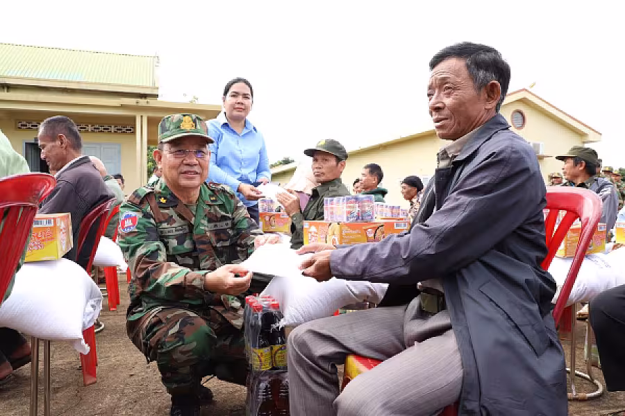 អតីតយុទ្ធជន និងគ្រួសារកងទ័ព ក្នុងខេត្តមណ្ឌលគិរី ទទួលបានអំណោយពីសម្តេចធិបតី ហ៊ុន ម៉ាណែត  - Image 10