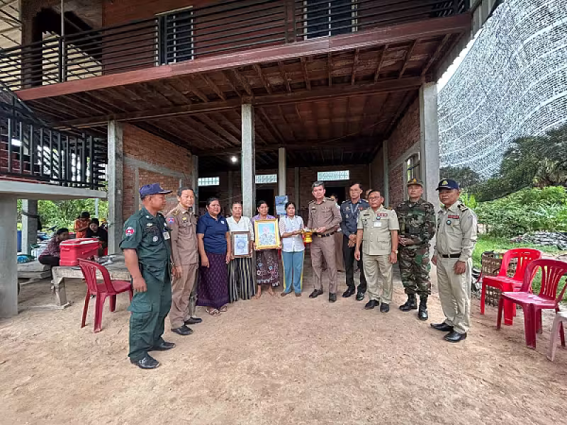 អ.ន.ក.ស្រុកពួក ចុះប្រគល់ថវិកាបេឡាមរណសង្គ្រោះចំនួន ៤គ្រួសារ - Image 6