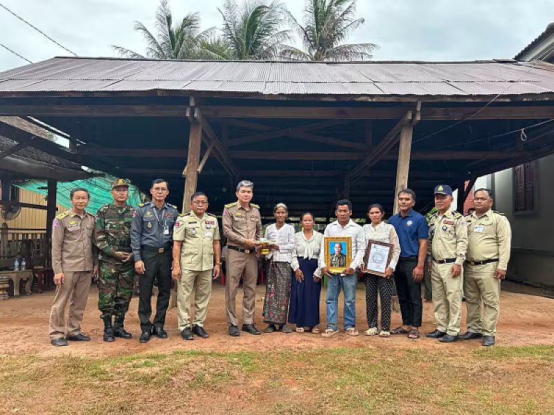 អ.ន.ក.ស្រុកពួក ចុះប្រគល់ថវិកាបេឡាមរណសង្គ្រោះចំនួន ៤គ្រួសារ - Image 8