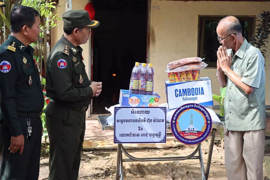 អ.ន.ក.ខេត្តព្រសីហនុ ចុះសួរសុខទុក្ខ និងនាំយកអំណោយជូនគ្រួសារសមាជិកចំនួន ៧គ្រួសារ - Image 2