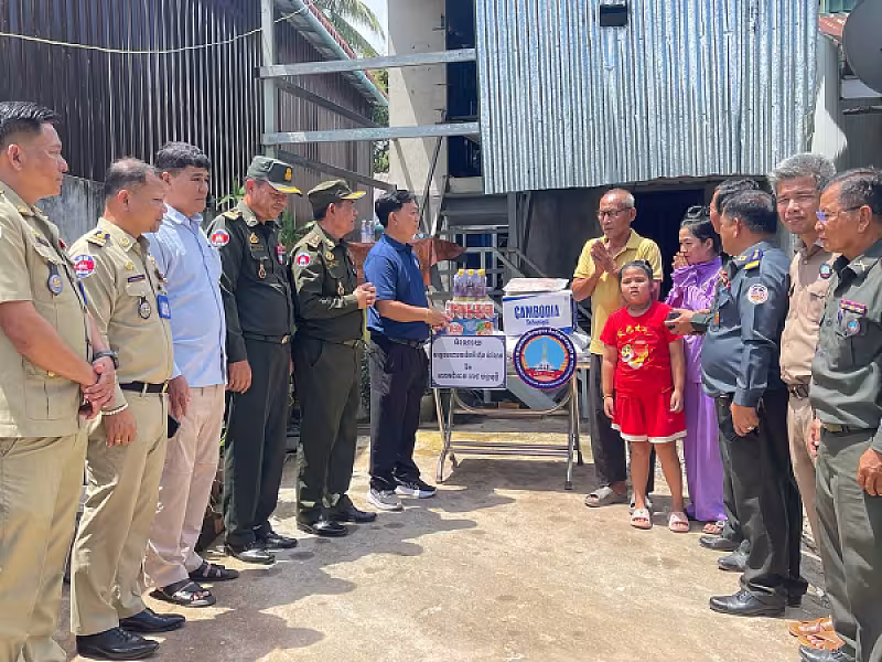 អ.ន.ក.ខេត្តព្រសីហនុ ចុះសួរសុខទុក្ខ និងនាំយកអំណោយជូនគ្រួសារសមាជិកចំនួន ៧គ្រួសារ - Image 5
