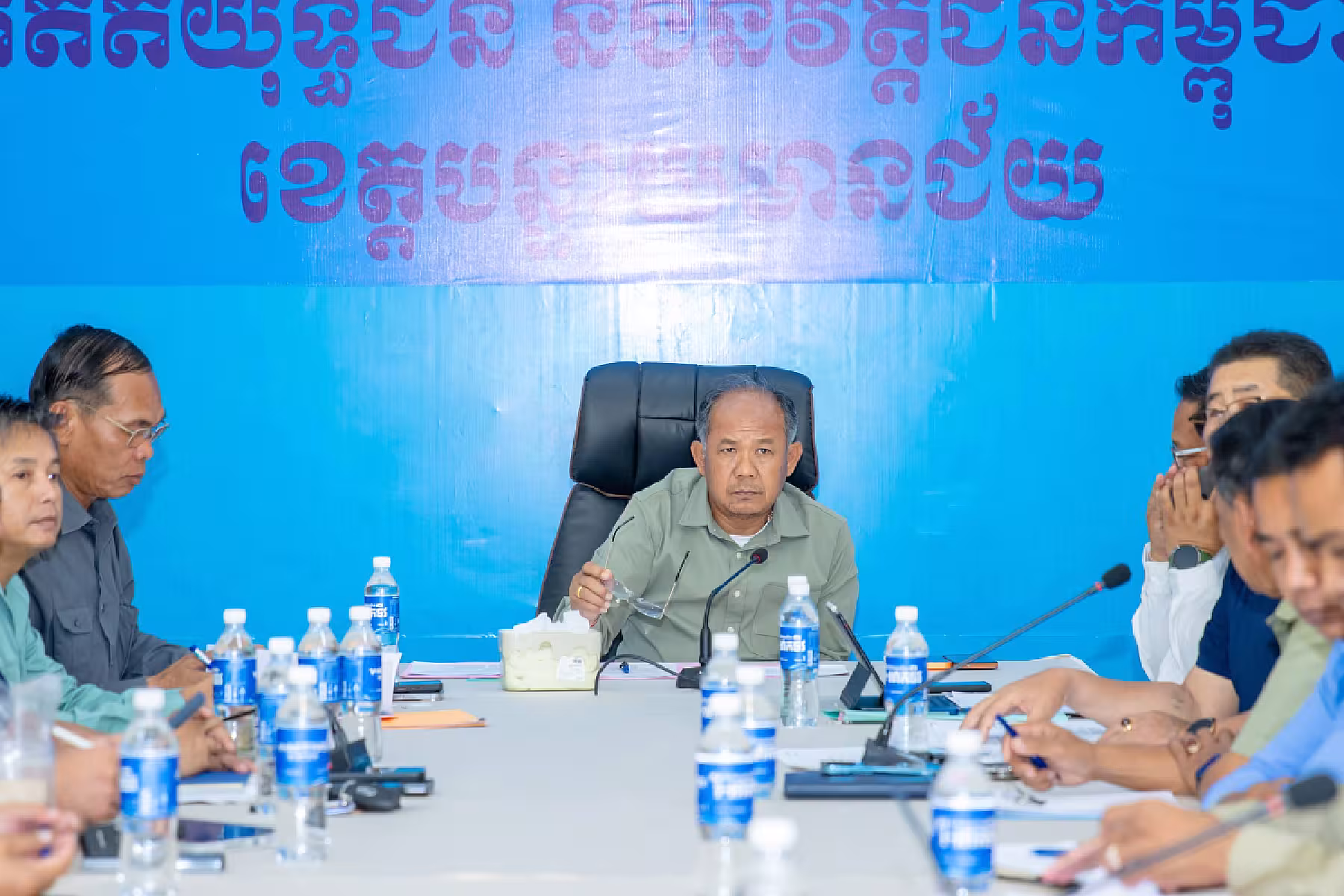 ឯកឧត្តម អ៊ុំ រាត្រី ដឹកនាំកិច្ចប្រជុំក្រុមការងារចុះធ្វេីបច្ចុប្បន្នភាពស្ថិតិអតីតយុទ្ធជន និងនិវត្តន៍ជននៅមូលដ្ឋាន