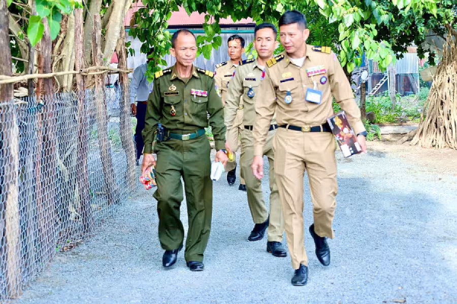 គណៈកម្មាធិការ អ.ន.ក. ខេត្តកំពង់ស្ពឺ នាំយកអំណោយជូនសមាជិកមានជីវភាពខ្វះខាតចំនួ៨គ្រួសារ - Image 2