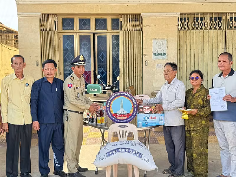 អ.ន.ក.ស្រុកអង្គស្នួល នាំយកថវិកាបេឡាមរណសង្គ្រោះជូនគ្រួសារសពជាសមាជិក - Image 2
