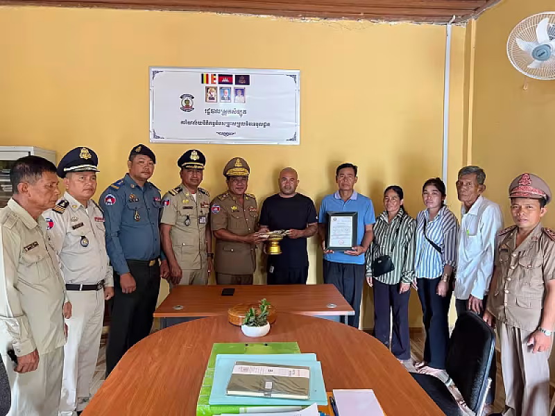 អ.ន.ក.ស្រុកសំឡូត ចុះប្រគល់ថវិកាបេឡាមរណសង្គ្រោះជូនគ្រួសារសពជាសមាជិក - Image 2