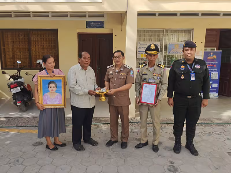 អ.ន.ក.ក្រុងបាត់ដំបង ចុះប្រគល់ថវិកាបេឡាមរណសង្គ្រោះជូនសពជាសមាជិកចំនួន ៣គ្រួសារ - Image 2