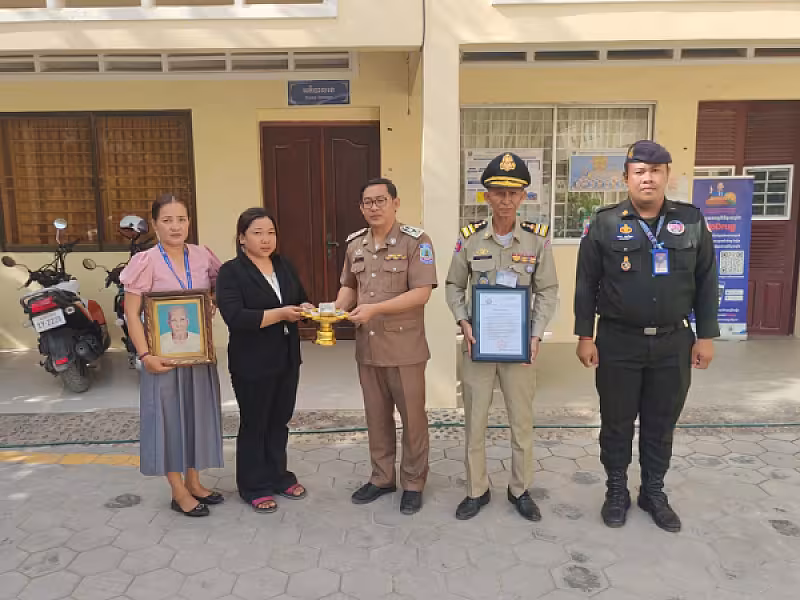 អ.ន.ក.ក្រុងបាត់ដំបង ចុះប្រគល់ថវិកាបេឡាមរណសង្គ្រោះជូនសពជាសមាជិកចំនួន ៣គ្រួសារ - Image 5
