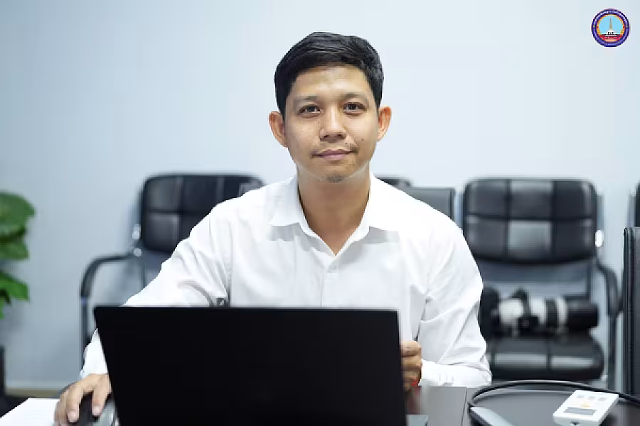 ឯកឧត្តមបណ្ឌិត ស៊ូនី វង្សវិសិដ្ឋ ដឹកនាំកិច្ចប្រជុំពិនិត្យវឌ្ឍនភាពការងារផ្សព្វផ្សាយព័ត៌មានរបស់សមាគម - Image 7