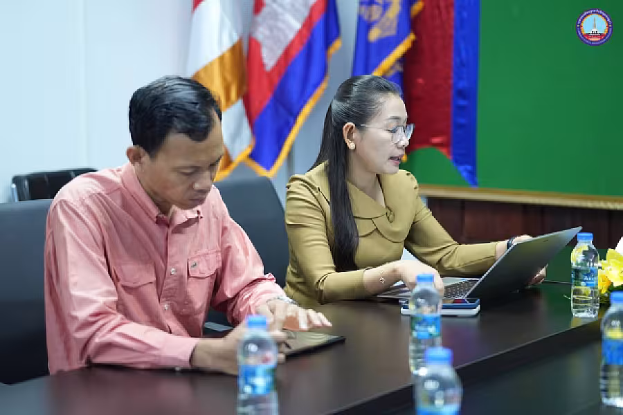 ឯកឧត្តមបណ្ឌិត ស៊ូនី វង្សវិសិដ្ឋ ដឹកនាំកិច្ចប្រជុំពិនិត្យវឌ្ឍនភាពការងារផ្សព្វផ្សាយព័ត៌មានរបស់សមាគម - Image 10