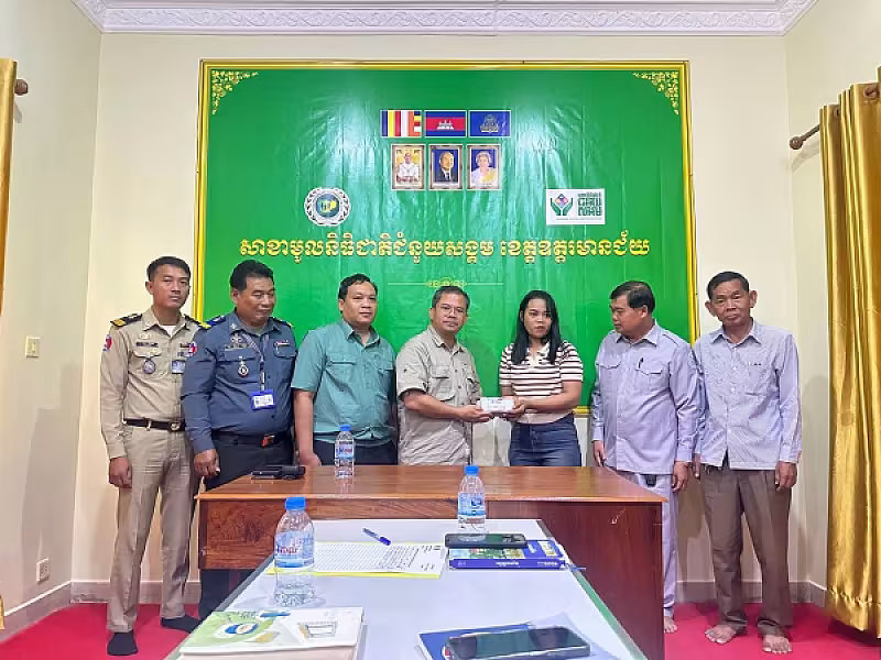 អ.ន.ក.ខេត្តឧត្តរមានជ័យ បើកថវិកាថវិកាមួយលើកដំបូងជូនគ្រួសារសពសមាជិក ២៣គ្រួសារ - Image 3
