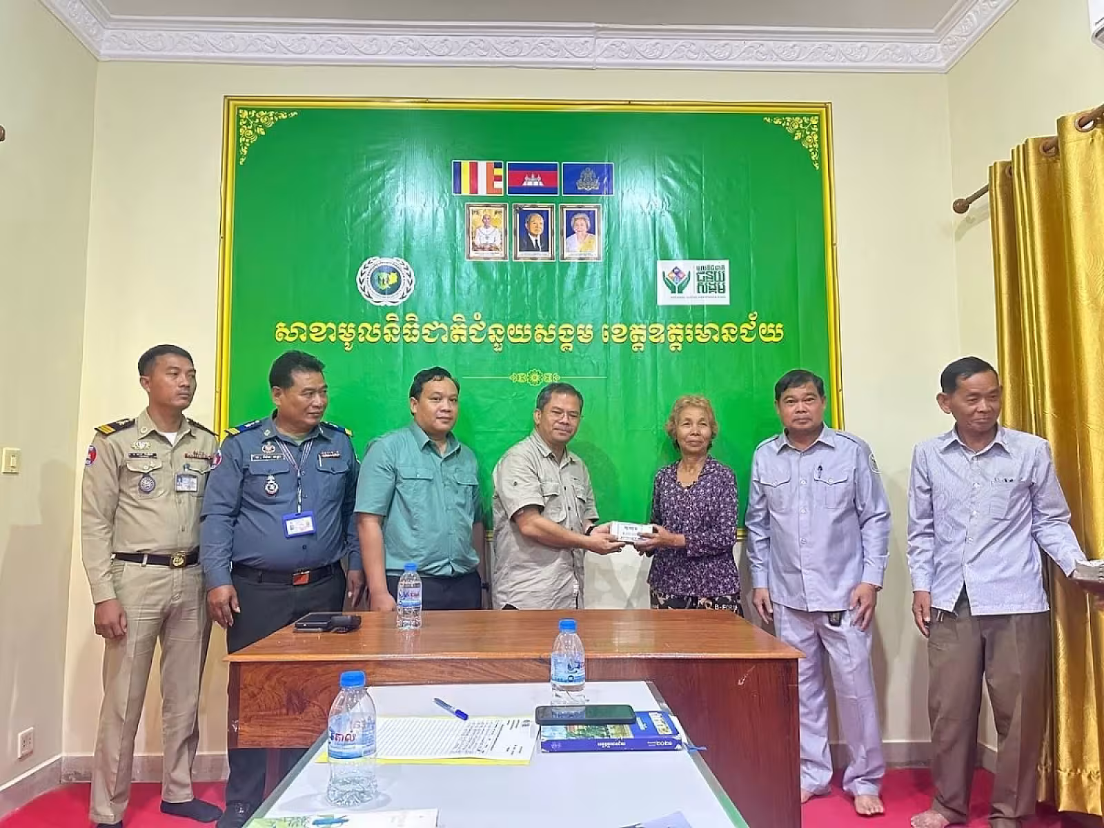អ.ន.ក.ខេត្តឧត្តរមានជ័យ បើកថវិកាថវិកាមួយលើកដំបូងជូនគ្រួសារសពសមាជិក ២៣គ្រួសារ