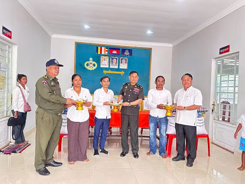 អ.ន.ក.ខេត្តកំពង់ឆ្នាំង នាំយកអំណោយ និងថវិកាបេឡាមរណសង្គ្រោះជូនគ្រួសារសពសមាជិក ៦គ្រួសារ - Image 2