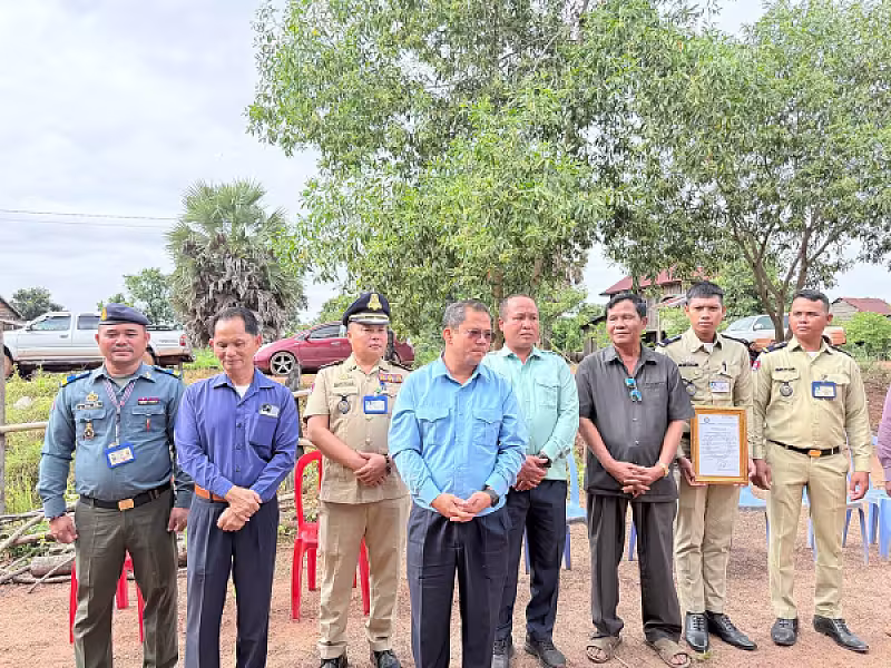 អ.ន.ក.ខេត្តឧត្តរមានជ័យ នាំយកថវិកាមេឡាមរណសង្គ្រោះជូនគ្រួសារសពសមាជិក ៦គ្រួសារ - Image 3