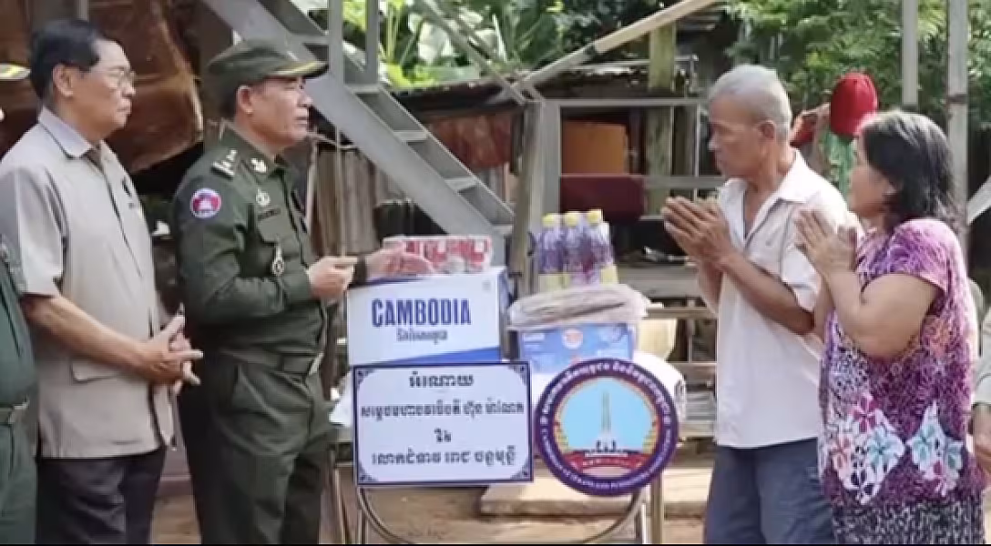 អ.ន.ក.ខេត្តព្រះសីហនុ ចុះសួរសុខទុក្ខ និងនាំយកអំណោយចែកជូនគ្រួសារអតីតយុទ្ធជន ៣គ្រួសារ - Image 3