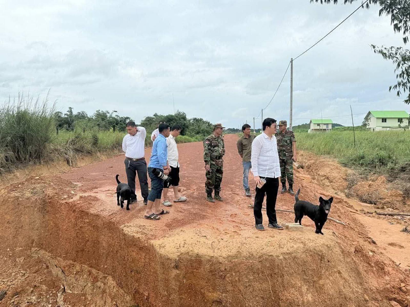  លោកឧត្តមសេនីយ៍ត្រី នូវ សំអុល អញ្ជើញចុះពិនិត្យស្ថានភាពក្នុងតំបន់ដីសម្បទានសង្គមកិច្ច និងផ្ទះអតីតយុទ្ធជនខេត្តព្រះសីហនុ។  