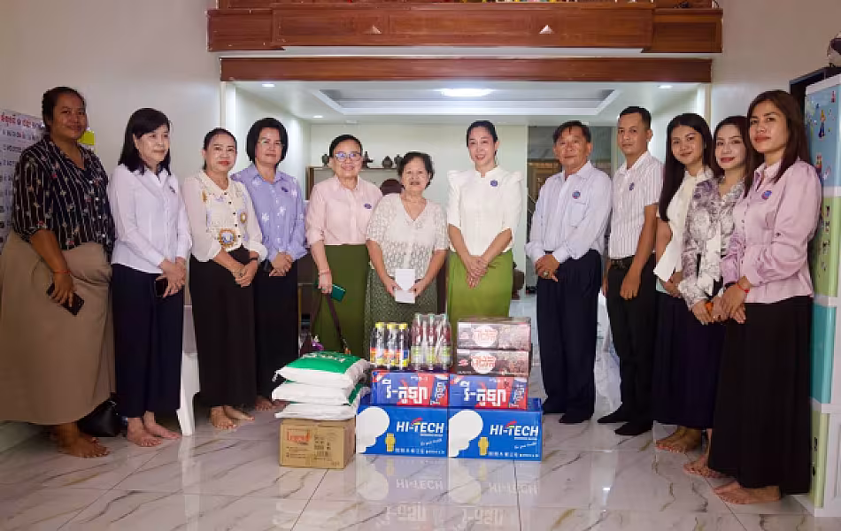 លោកជំទាវ ទុយ សិរីរតនៈ នេត្រភក្ត្រា អញ្ជើញចុះសួរសុខទុក្ខនិវត្តជនដែលជាអតីតមន្ត្រីរាជការក្រសួងព័ត៌មាន - Image 10