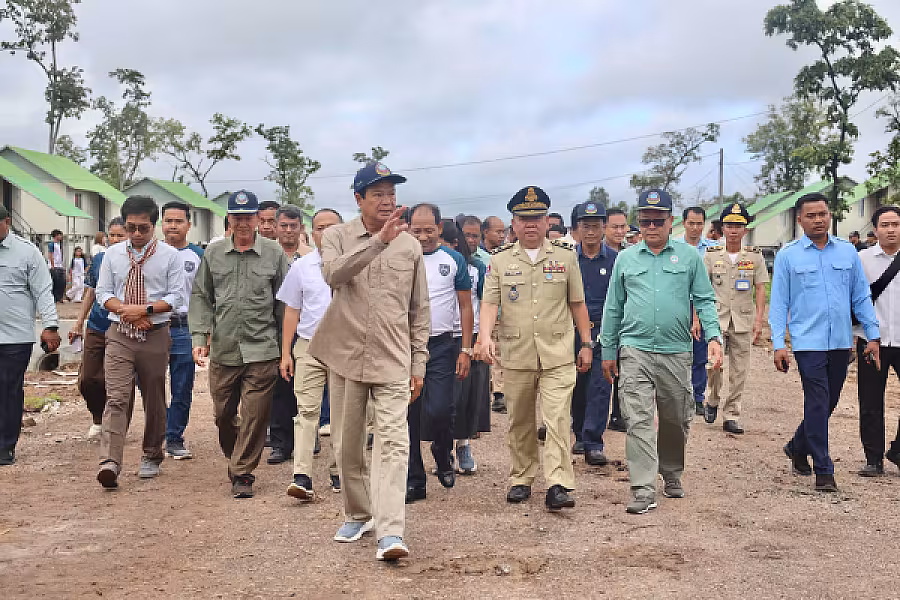 ឯកឧត្តម គន់ គីម អញ្ជើញប្រគល់ផ្ទះ ១០២ខ្នង ជាអំណោយរបស់សម្តេចតេជោ ហ៊ុន សែន ជូនអតីតយុទ្ធជន និងនិវត្តជន ក្នុងខេត្តព្រះវិហារ - Image 4