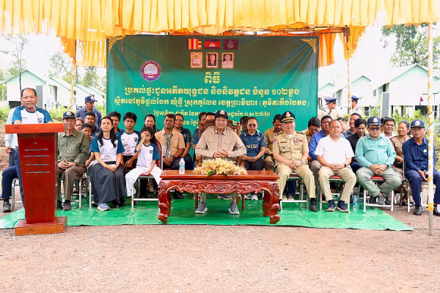 ឯកឧត្តម គន់ គីម អញ្ជើញប្រគល់ផ្ទះ ១០២ខ្នង ជាអំណោយរបស់សម្តេចតេជោ ហ៊ុន សែន ជូនអតីតយុទ្ធជន និងនិវត្តជន ក្នុងខេត្តព្រះវិហារ - Image 15